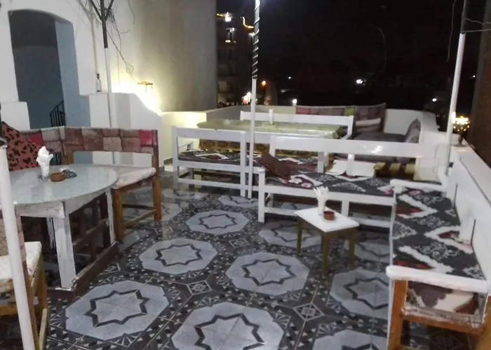 One Love Guesthouse & Restaurant
